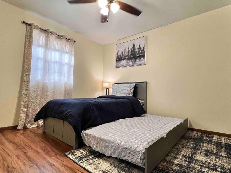 Beautiful 2Br Apartment. Black-Out Curtains พีโอเรีย ภายนอก รูปภาพ